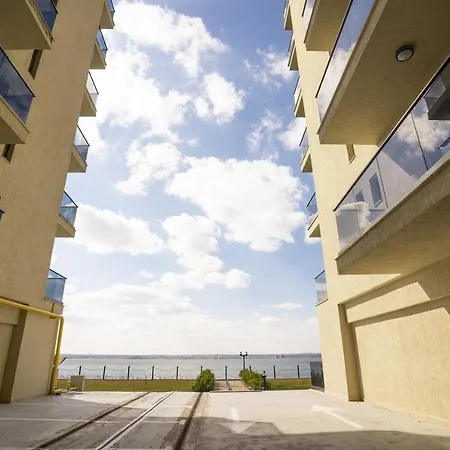 Apartment Solid Barrels Luxury Mamaia