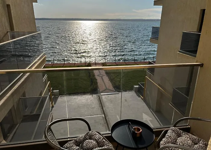 Solid Barrels Luxury Apartment