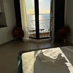 Solid Barrels Luxury * Mamaia
