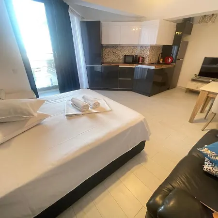 Apartment Solid Barrels Luxury Mamaia