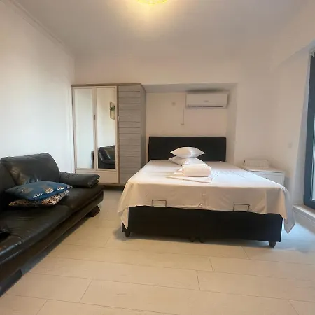 Solid Barrels Luxury Apartment Mamaia