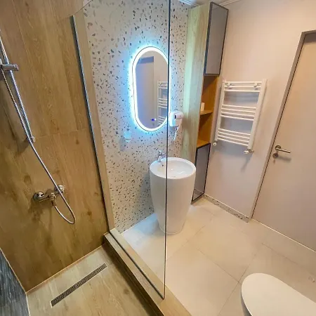 Apartment Solid Barrels Luxury Mamaia