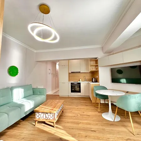 Solid Barrels Luxury Apartment Mamaia